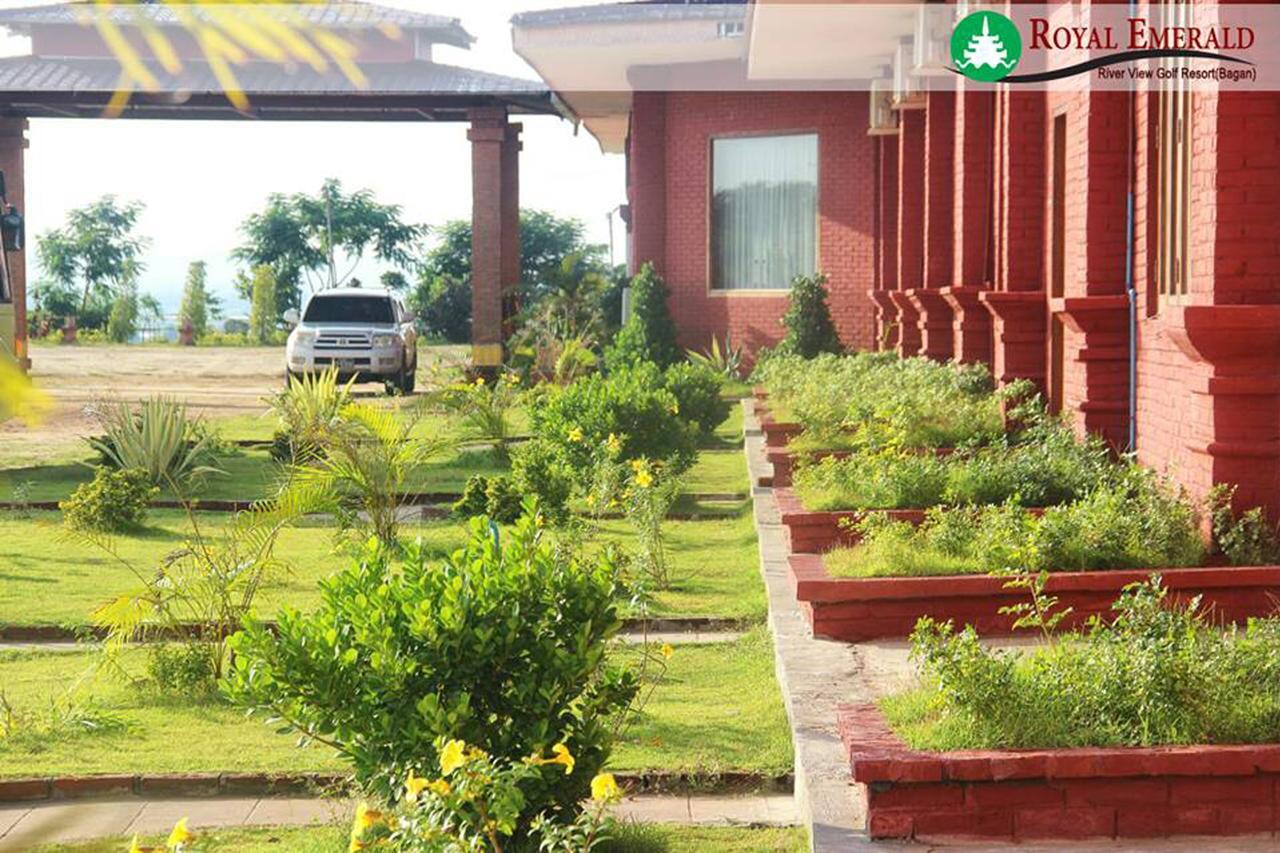 Royal Emerald River View Resort Bagan Exterior photo