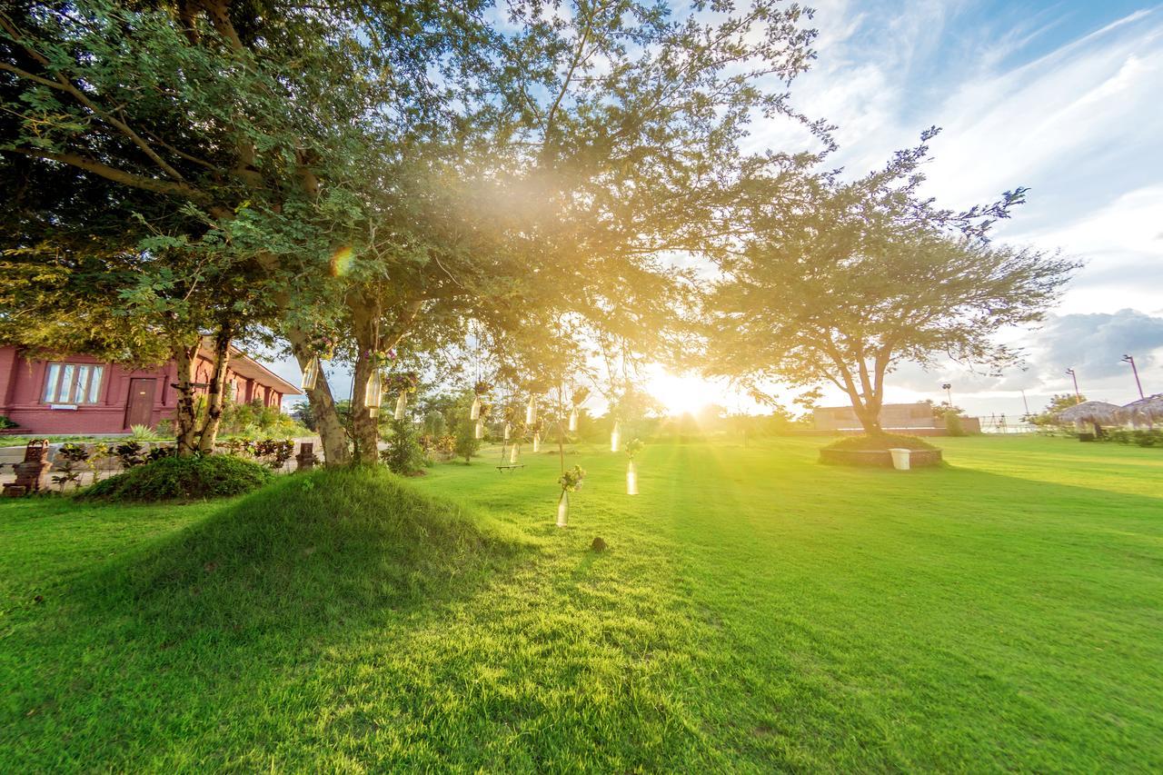 Royal Emerald River View Resort Bagan Exterior photo