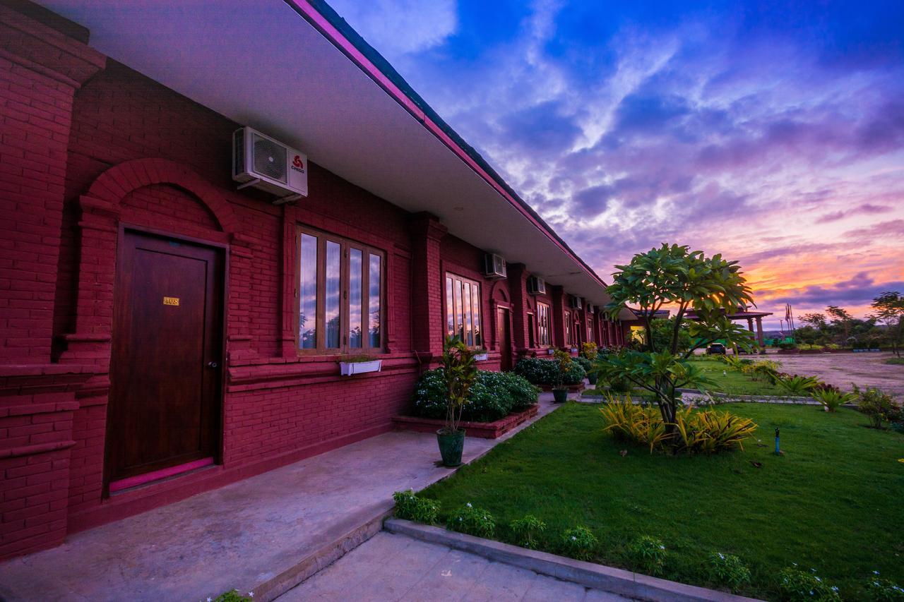 Royal Emerald River View Resort Bagan Exterior photo