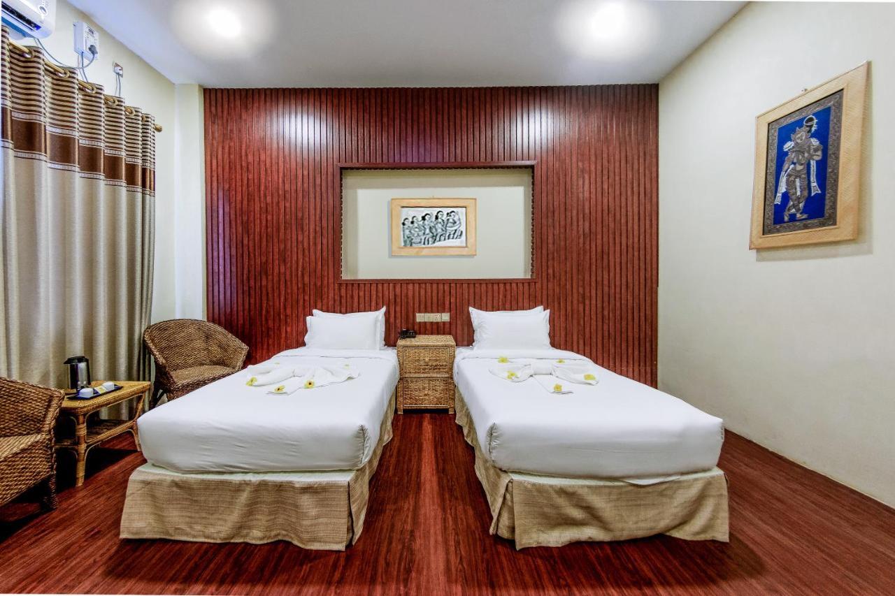Royal Emerald River View Resort Bagan Exterior photo